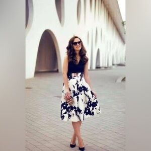 A-Line Floral Blue and White Skirt